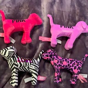 VS Pink dogs includes 4